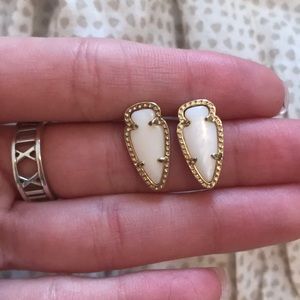 kendra scott arrow earrings